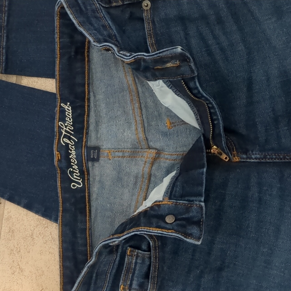 Universal Thread Jeans - Picture 2 of 4